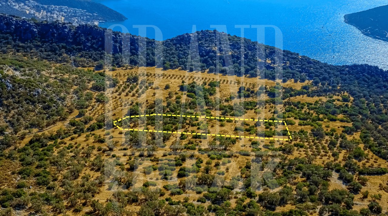 Land in Kalkan, Turkey, 3 686 m² - picture 6