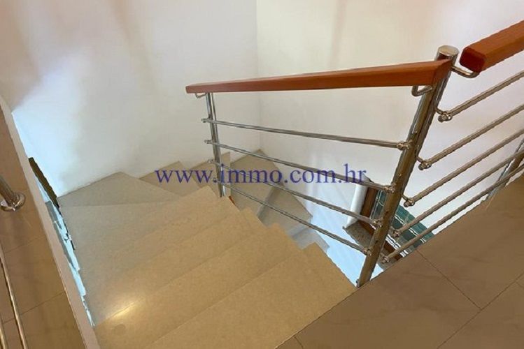 Casa en Omis, Croacia, 186 m² - imagen 12