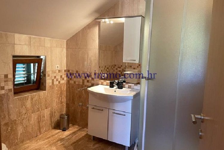 Casa en Omis, Croacia, 186 m² - imagen 16