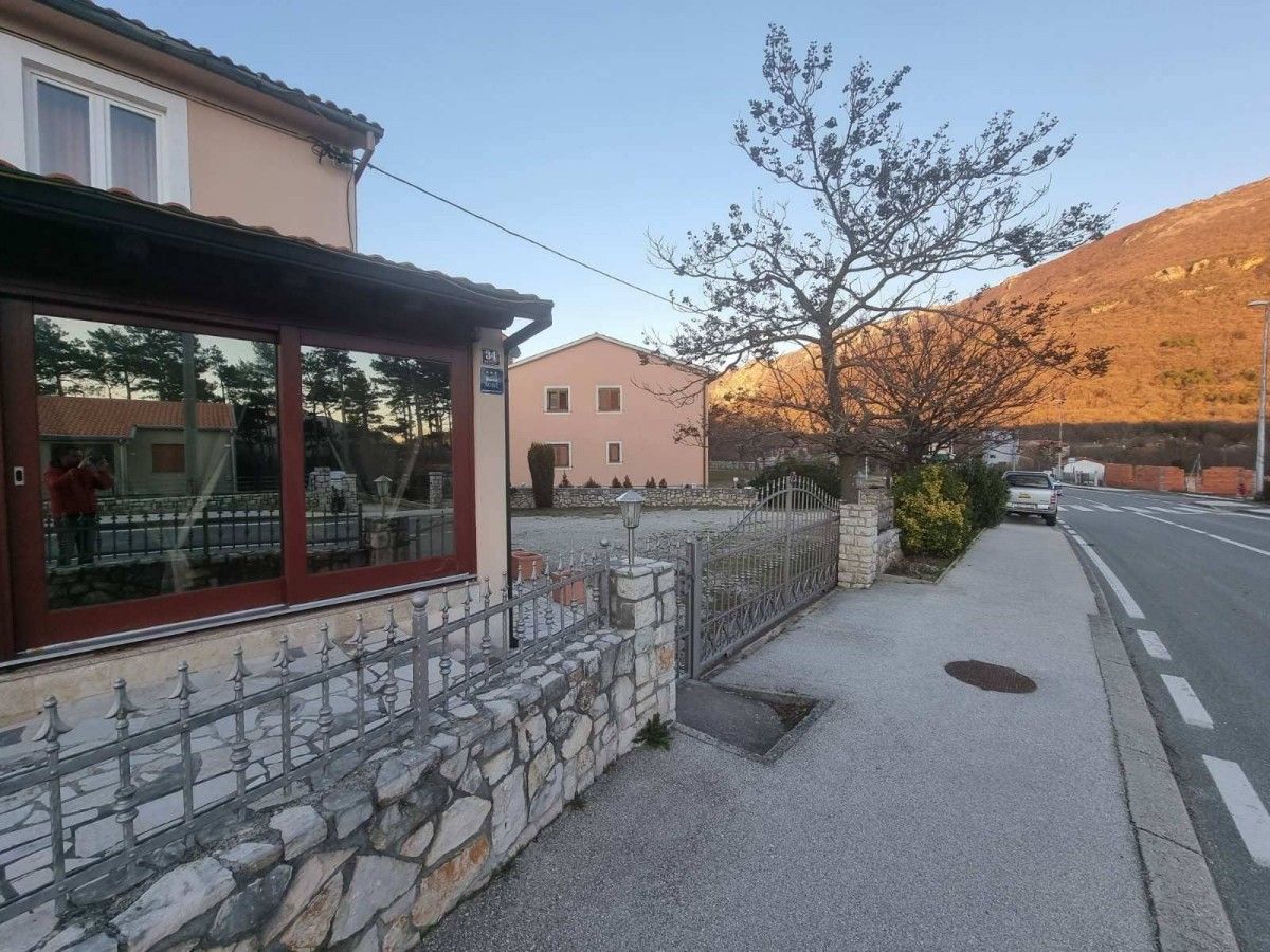 Oficina en Krsan, Croacia, 560 m² - imagen 3