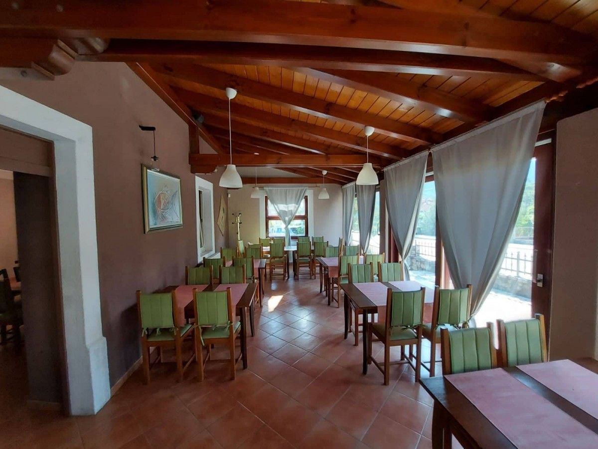 Oficina en Krsan, Croacia, 560 m² - imagen 5