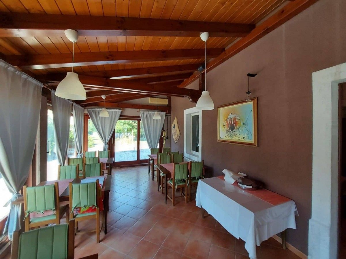 Oficina en Krsan, Croacia, 560 m² - imagen 7