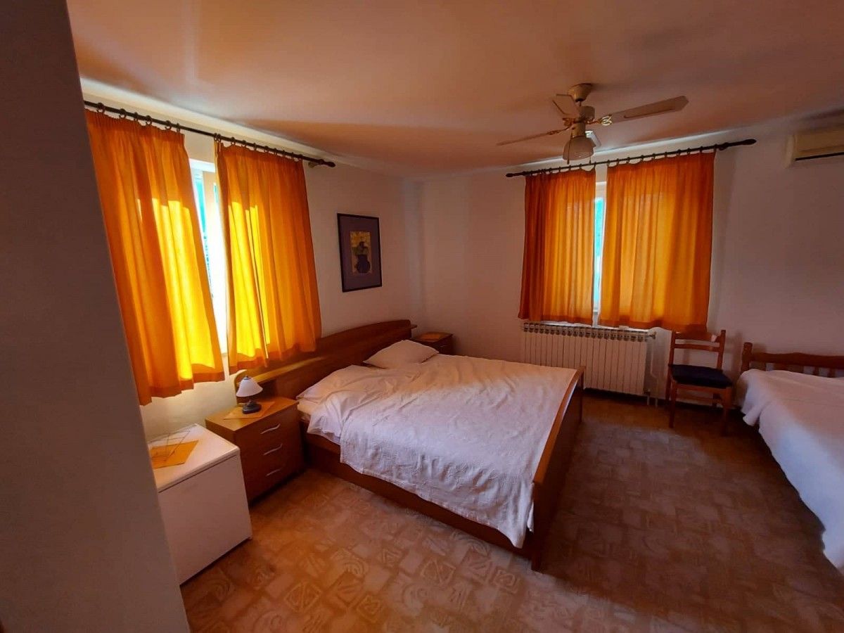 Oficina en Krsan, Croacia, 560 m² - imagen 10