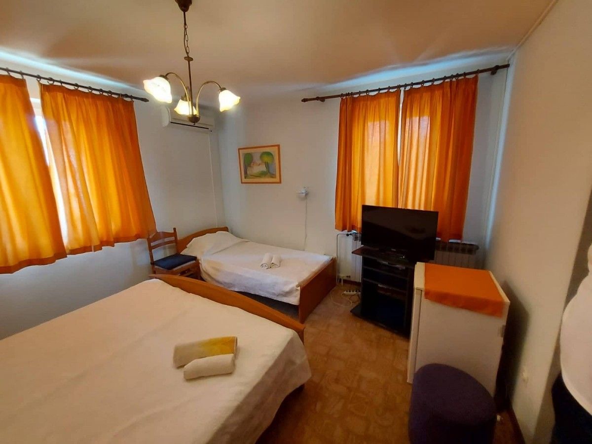 Oficina en Krsan, Croacia, 560 m² - imagen 12