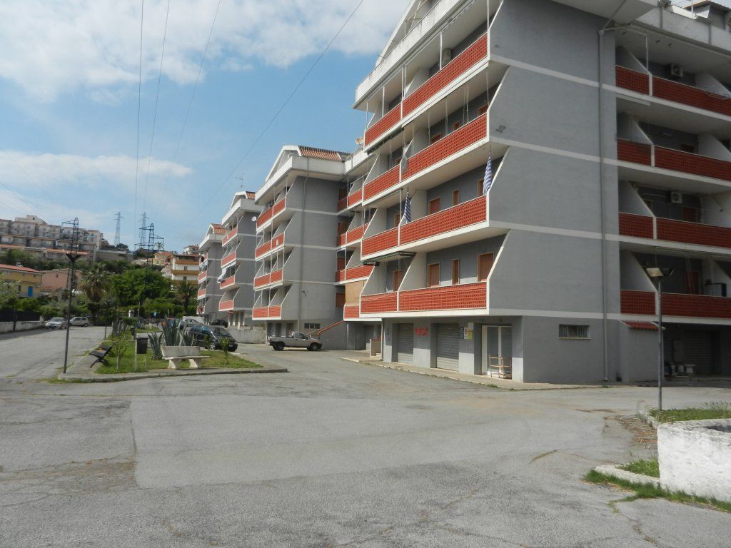 Appartement à Scalea, Italie, 87 m² - image 1