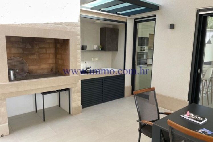 Villa sur le Brač, Croatie, 340 m² - image 3