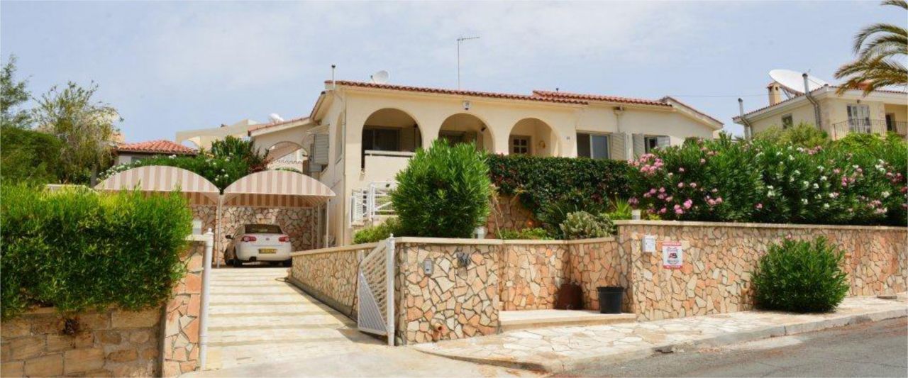 Villa in Paphos, Cyprus, 250 m² - picture 1