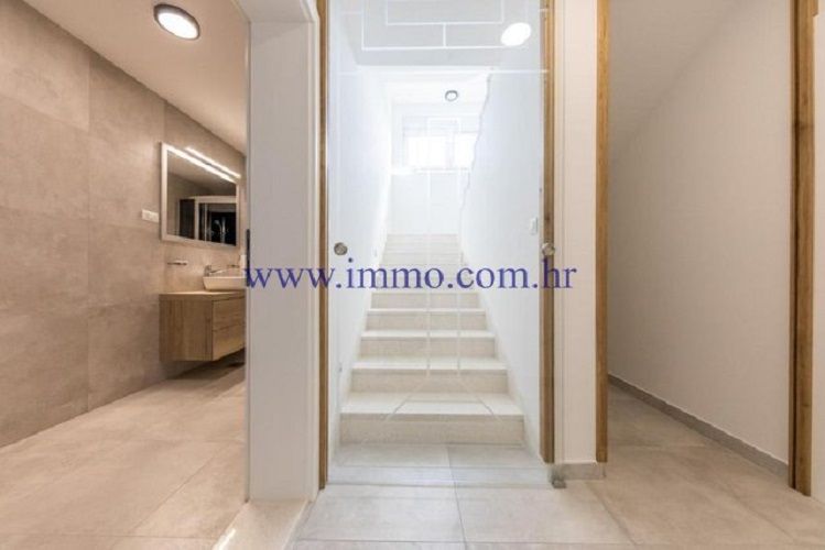 Villa à Rogoznica, Croatie, 380 m² - image 12