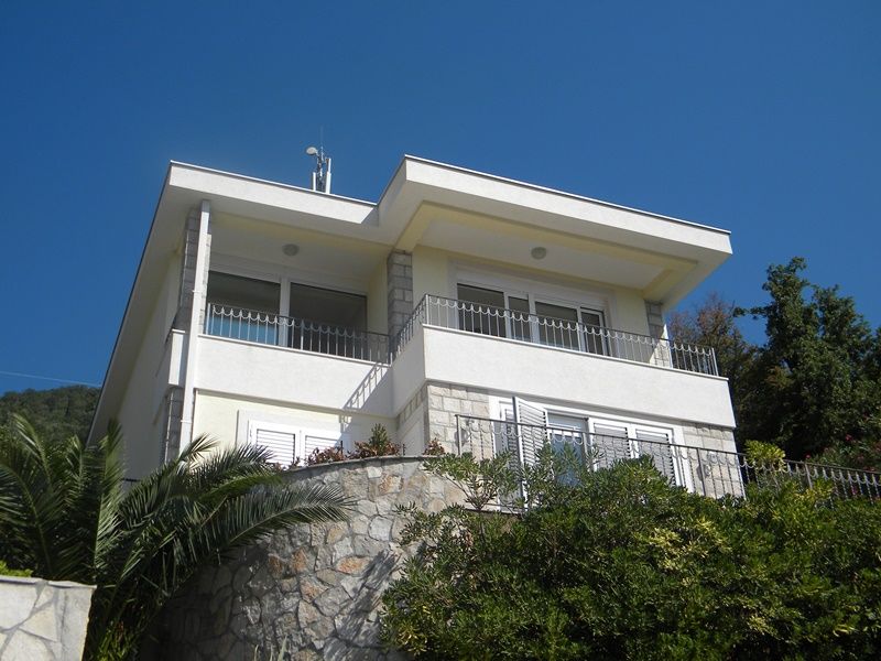 Maison à Baosici, Monténégro, 170 m² - image 1