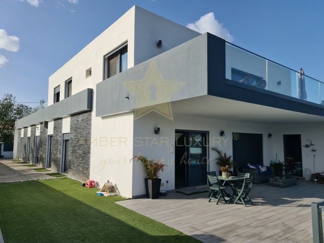 Villa in Faro, Portugal, 447 m² - picture 1