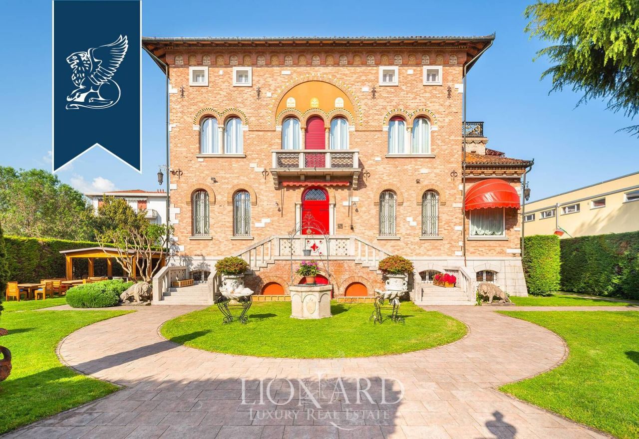 Villa à Venise, Italie, 800 m² - image 1