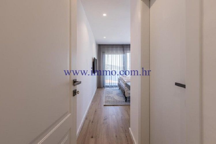 Villa à Rogoznica, Croatie, 270 m² - image 5