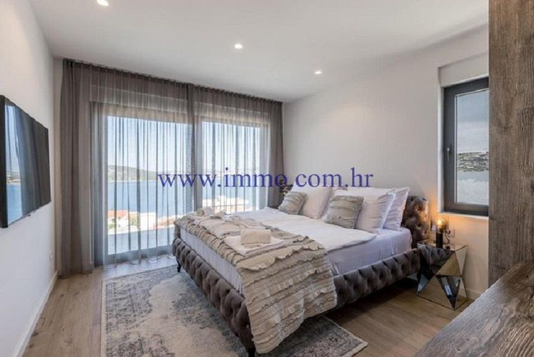 Villa à Rogoznica, Croatie, 270 m² - image 6