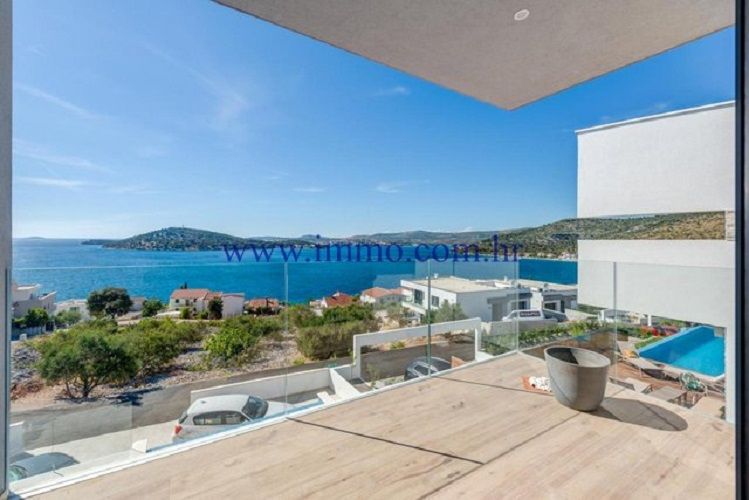 Villa à Rogoznica, Croatie, 270 m² - image 15