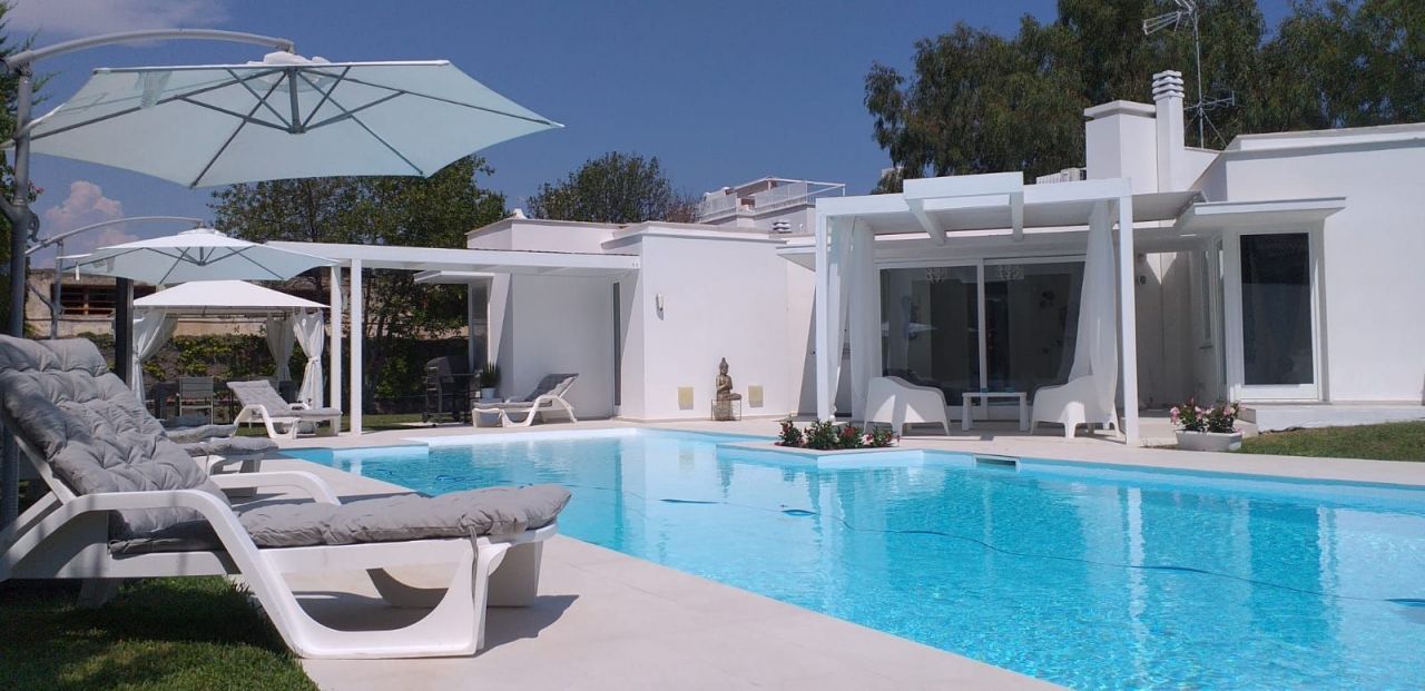 Villa en San Felice Circeo, Italia, 125 m² - imagen 1