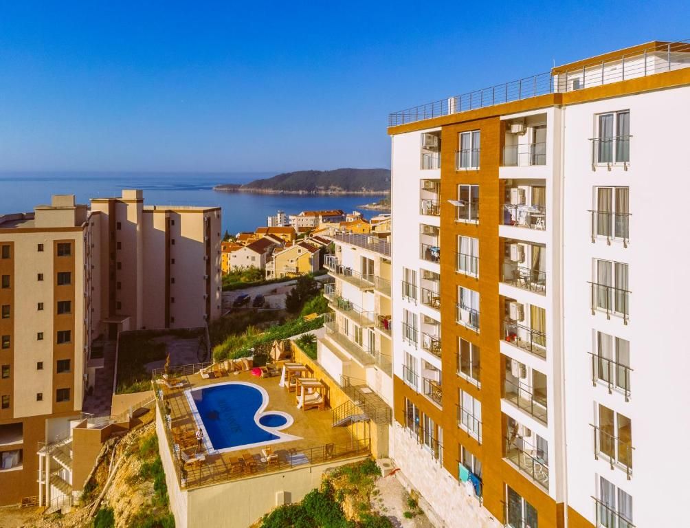 Piso en Becici, Montenegro, 108 m² - imagen 2