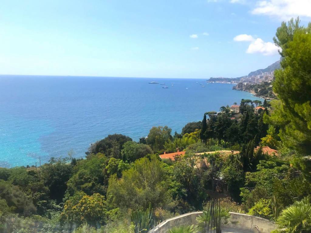 Villa à Roquebrune Cap Martin, France, 260 m² - image 1