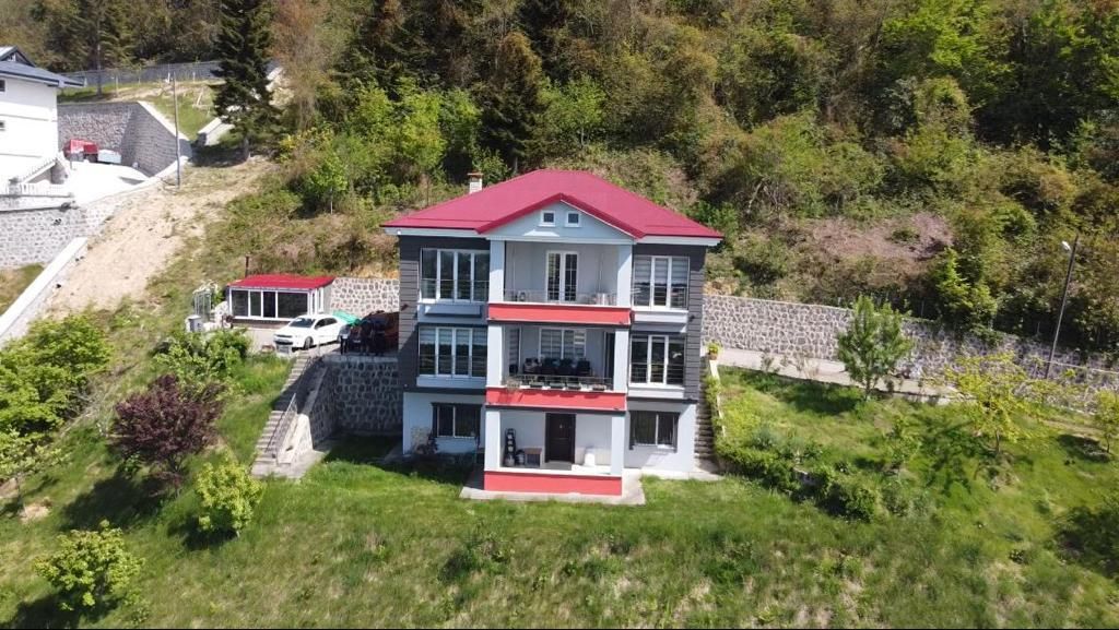 Villa in Trabzon, Türkei, 350 m² - Foto 1