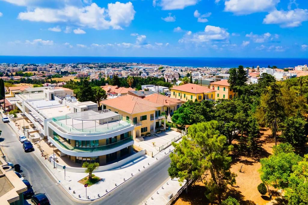 Apartment Paphos, 25th March Ave., Agios Theodoros, Cyprus, 227.98 m² - picture 1
