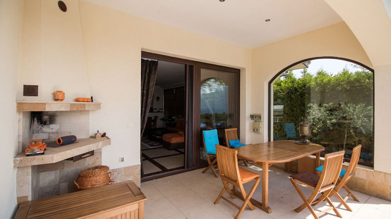 Maison à Baltchik, Bulgarie, 198 m² - image 4