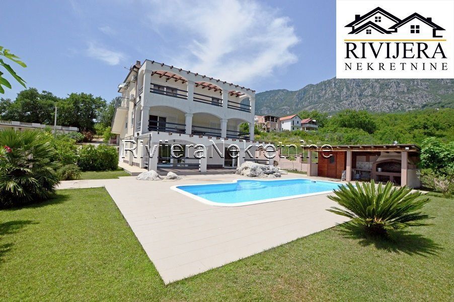 Villa in Herceg-Novi, Montenegro, 348 m² - Foto 1