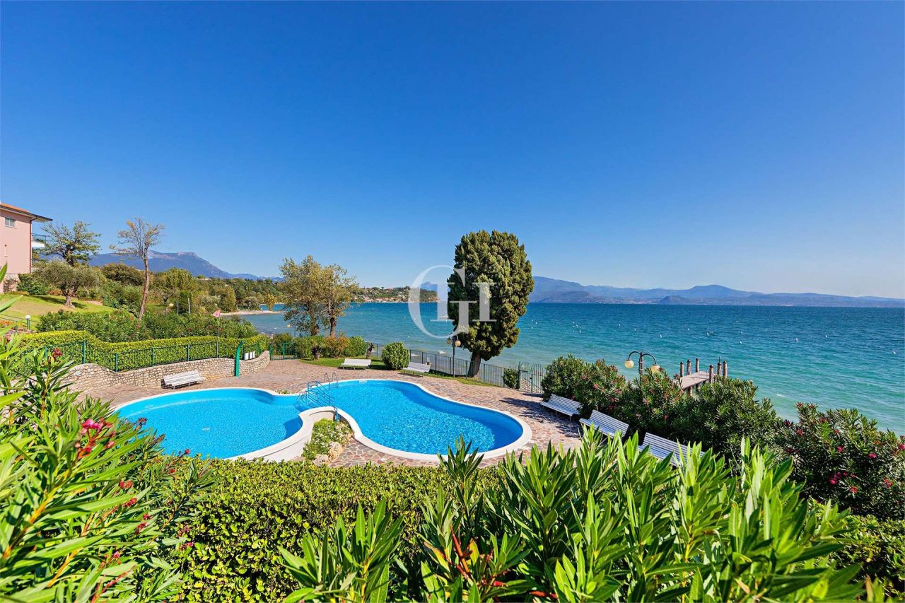 Apartamento por Lago de Garda, Italia, 90 m² - imagen 1