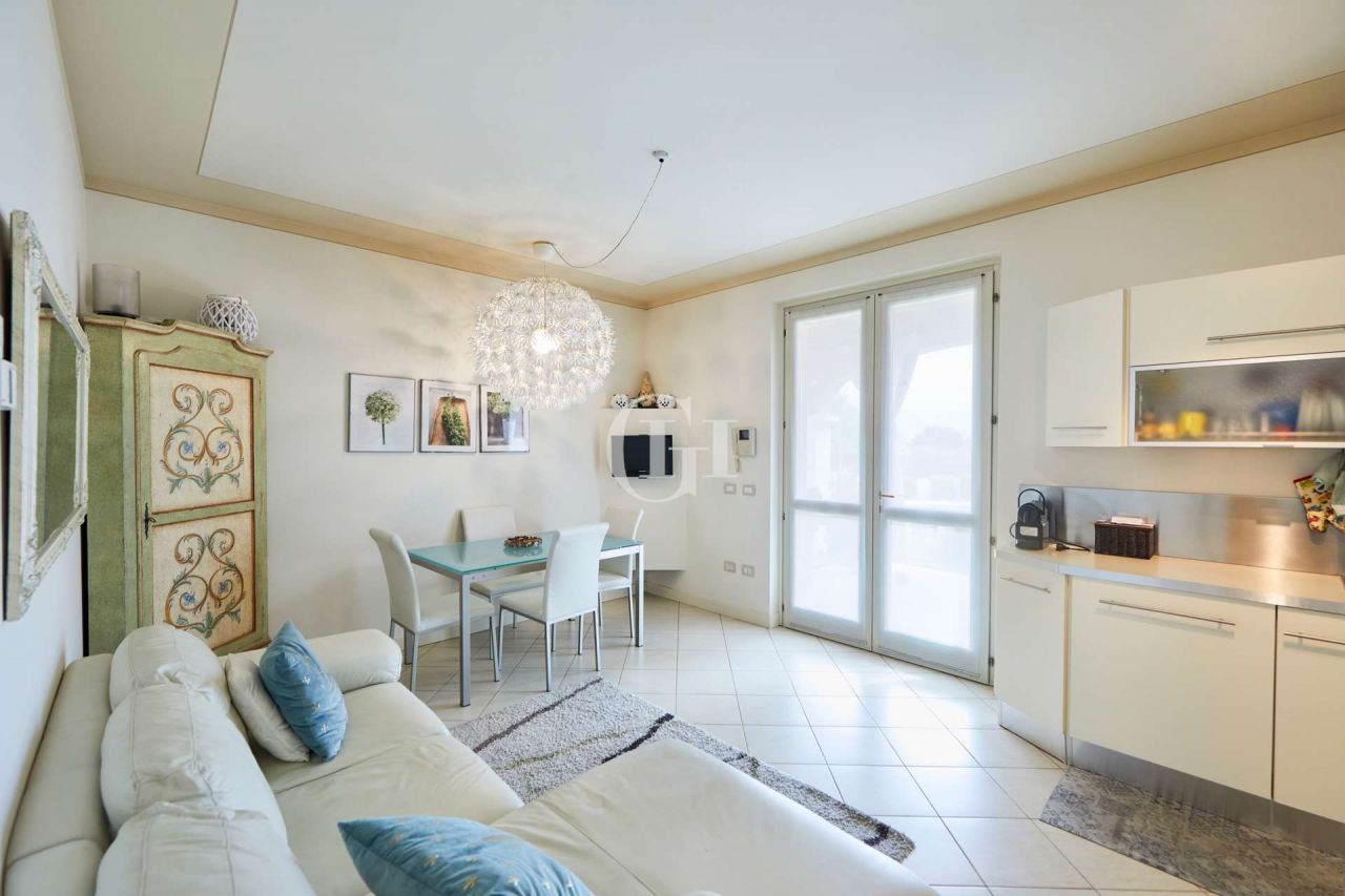 Apartment on Lake Garda, Italy, 96 m² - picture 6