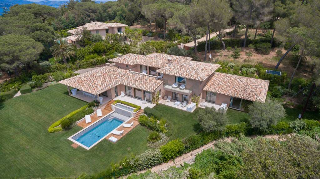 Villa à Saint-Tropez, France, 500 m² - image 1