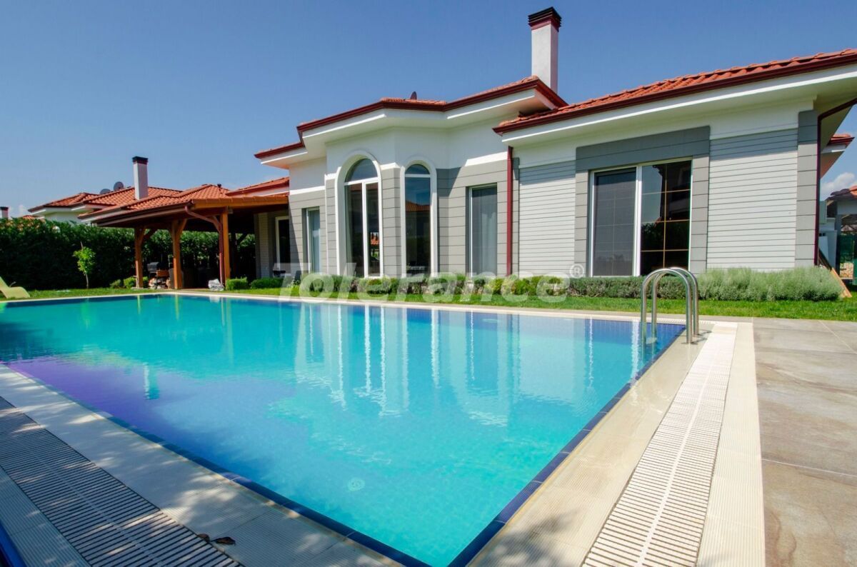 Villa à Antalya, Turquie, 320 m² - image 1