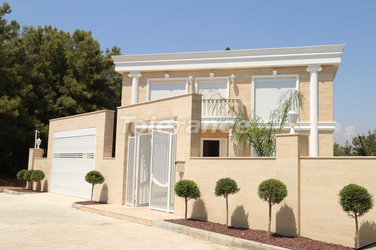 Villa à Antalya, Turquie, 384 m² - image 1