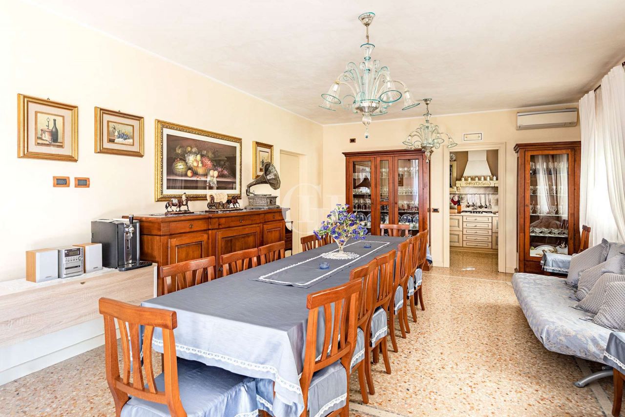 Villa par le Lac de Garde, Italie, 1 050 m² - image 13