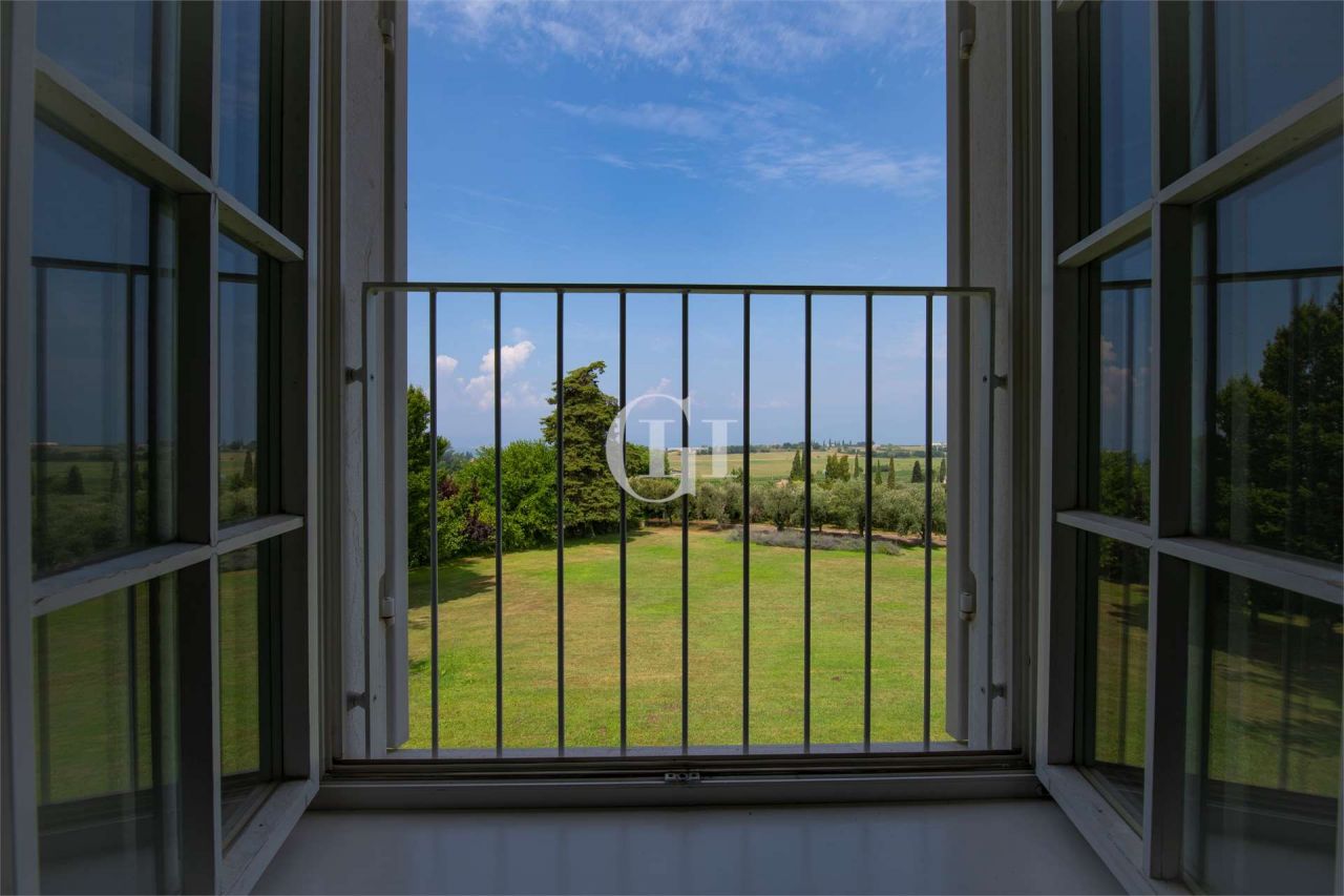 Manor on Lake Garda, Italy, 750 m² - picture 17