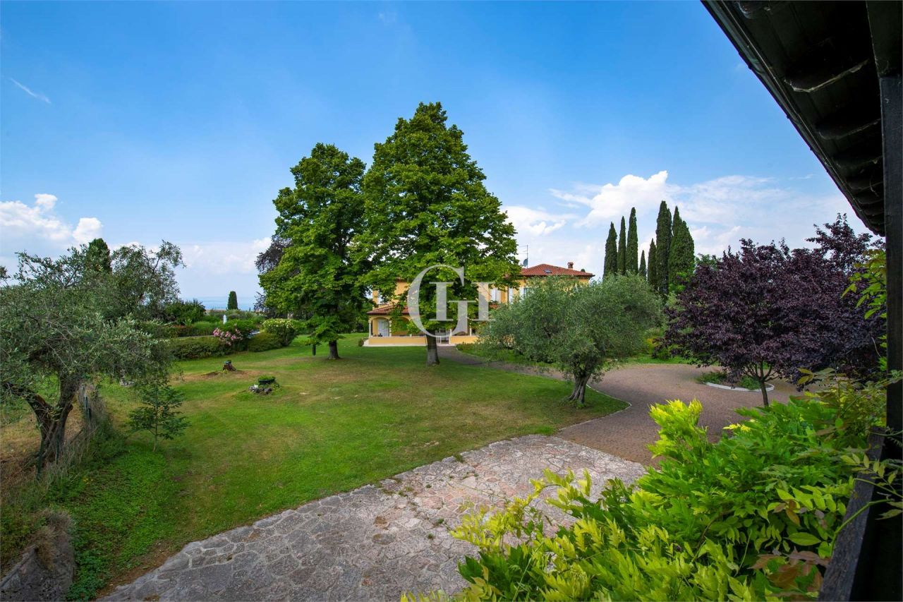 Manor on Lake Garda, Italy, 750 m² - picture 18