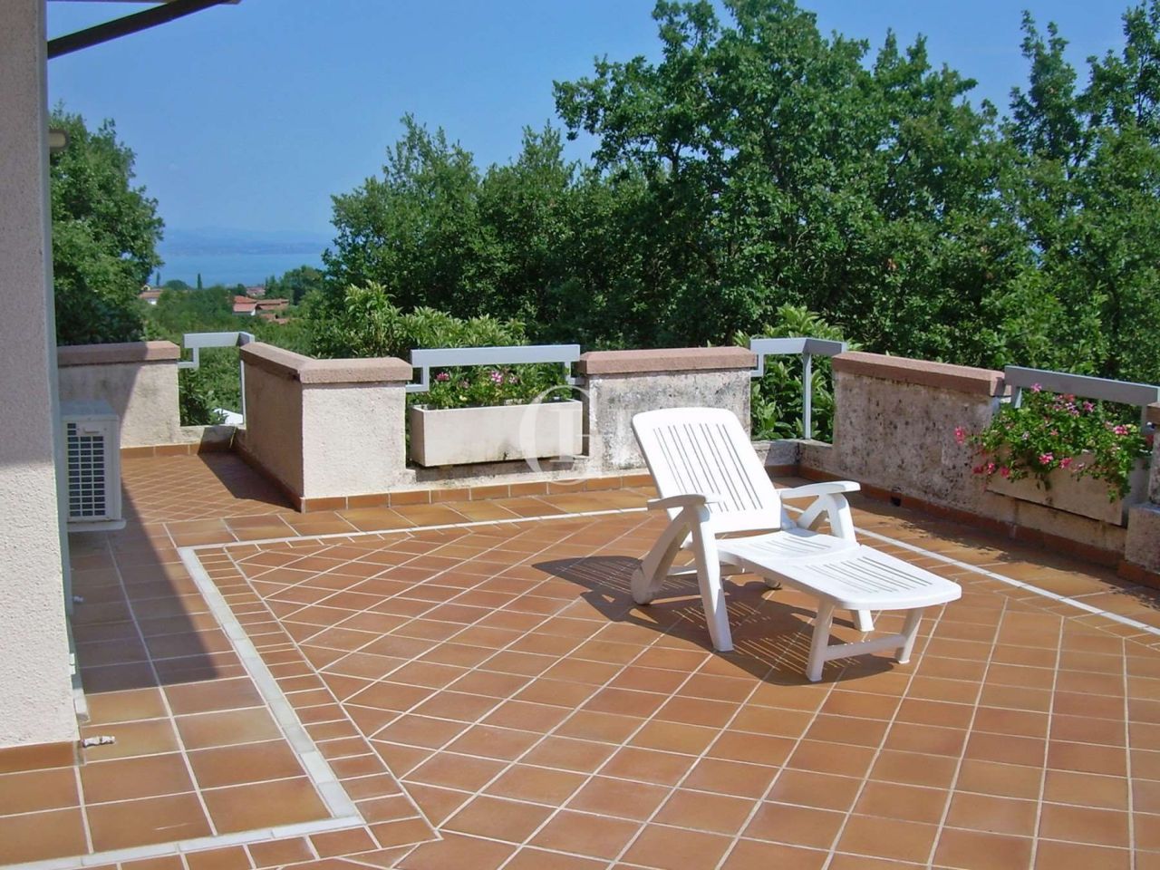 Villa on Lake Garda, Italy, 280 m² - picture 9