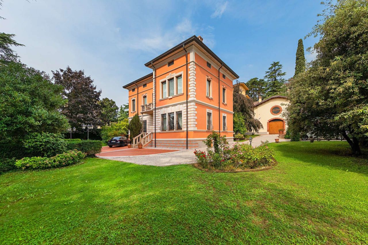 Villa in Gardasee, Italien, 624 m² - Foto 1