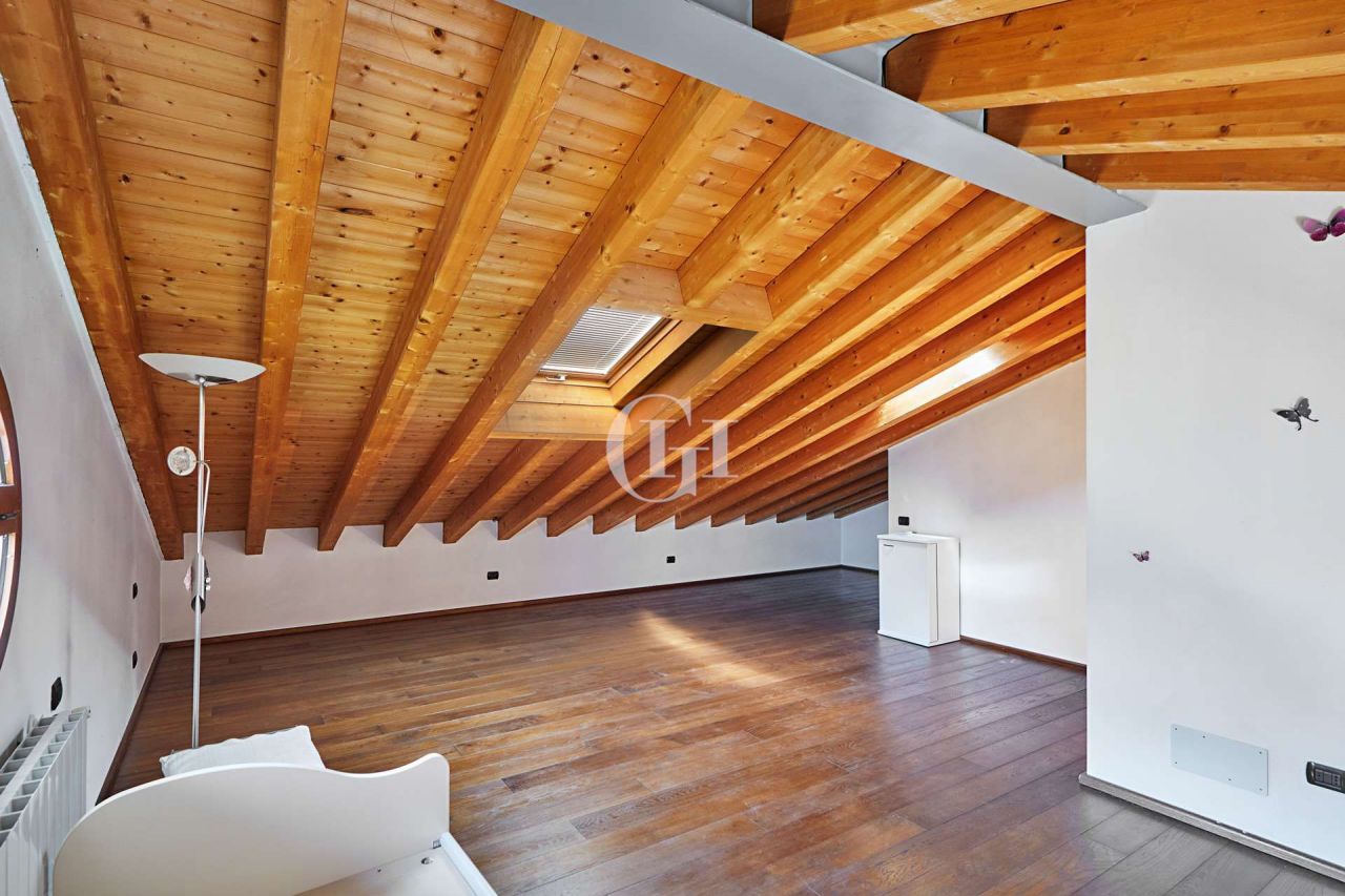 Maison urbaine par le Lac de Garde, Italie, 135 m² - image 13