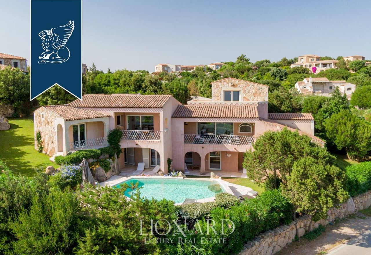 Villa en Porto Cervo, Italia, 370 m² - imagen 1