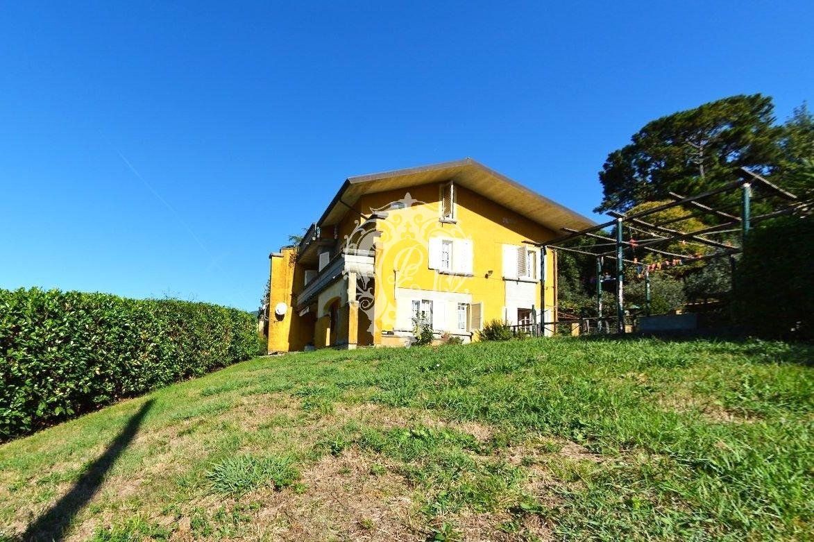 Villa en Camaiore, Italia, 450 m² - imagen 1