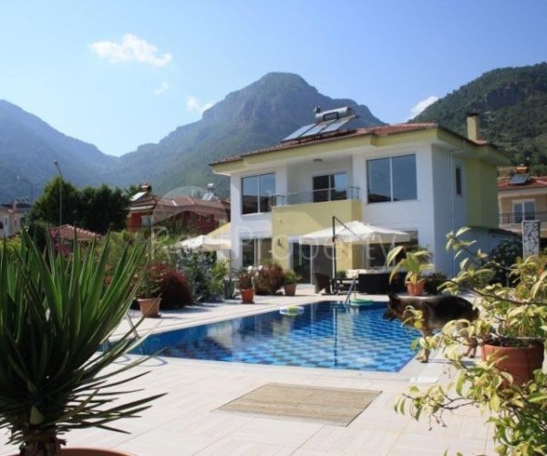 Villa en Alanya, Turquia, 330 m² - imagen 1