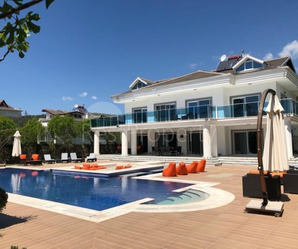 Villa à Fethiye, Turquie, 600 m² - image 1