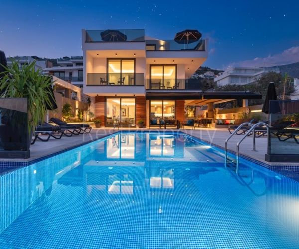 Villa à Fethiye, Turquie, 250 m² - image 1