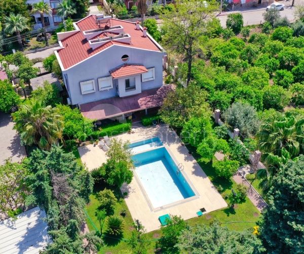 Villa in Kemer, Türkei, 360 m² - Foto 1