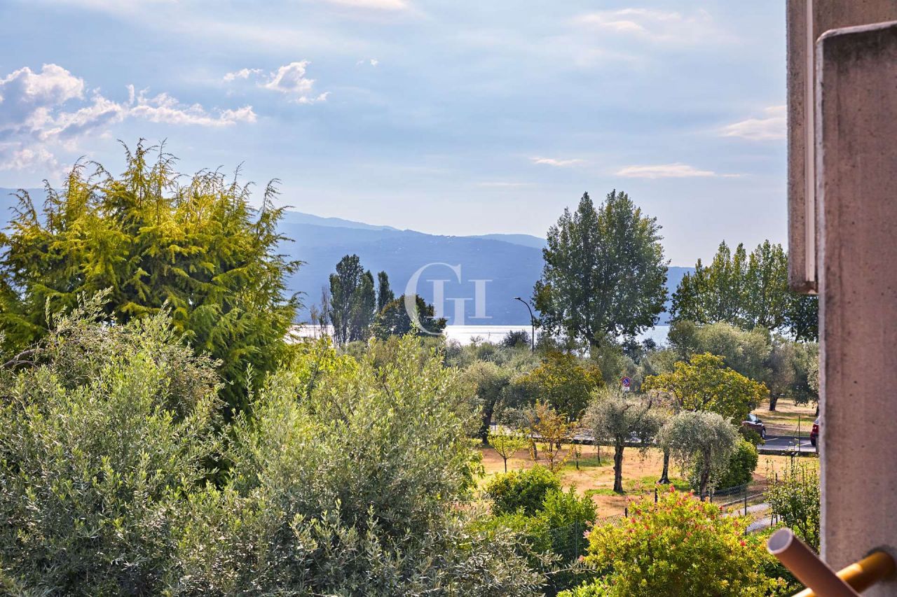 Apartment on Lake Garda, Italy, 125 m² - picture 8