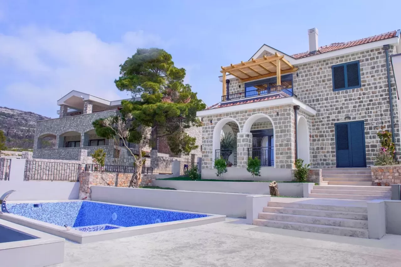 Haus in Veslo, Montenegro, 320 m² - Foto 1