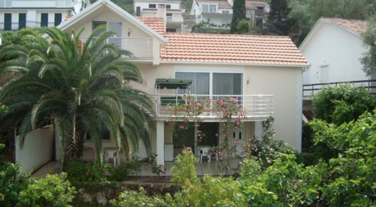 Villa in Krasici, Montenegro, 142 m² - Foto 1