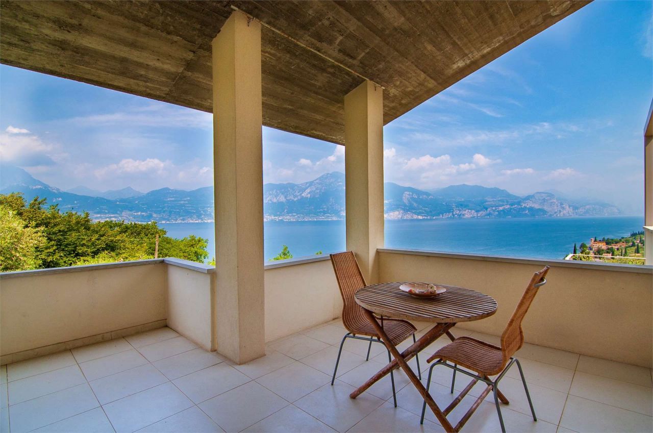 Villa por Lago de Garda, Italia, 120 m² - imagen 1