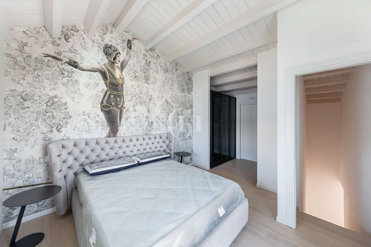 Villa par le Lac de Garde, Italie, 231.31 m² - image 5