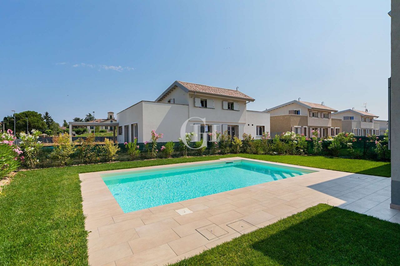 Villa par le Lac de Garde, Italie, 231.31 m² - image 2