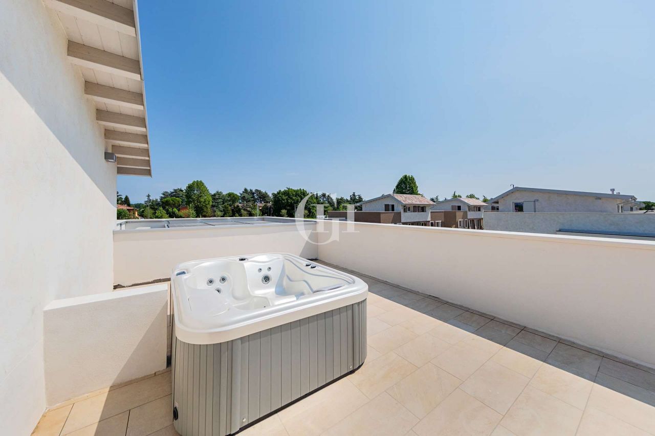 Villa par le Lac de Garde, Italie, 231.31 m² - image 8