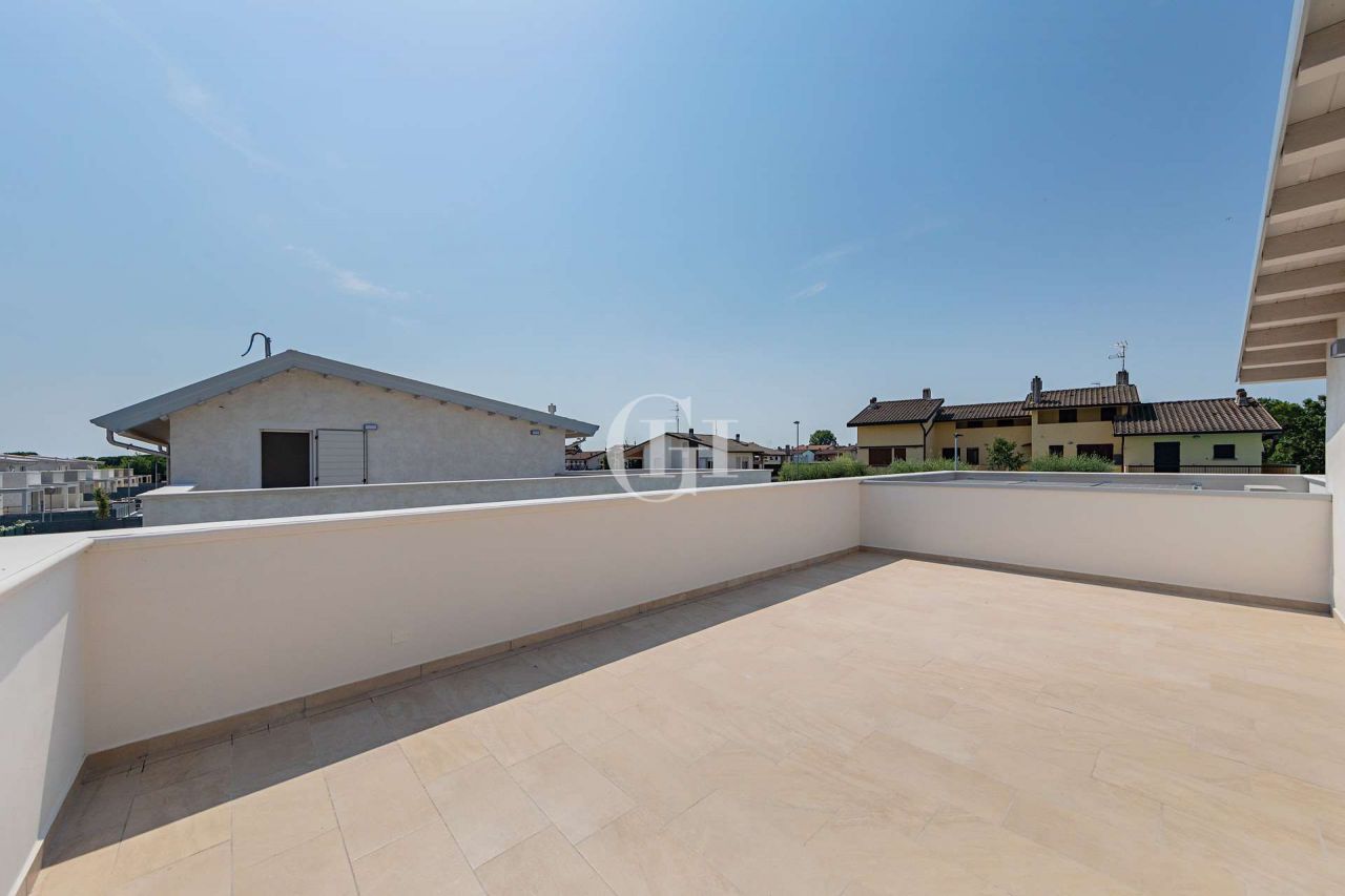 Villa sul Lago di Garda, Italia, 213.46 m² - foto 9